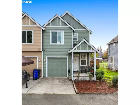 162 Fenton Ave #C, Molalla, OR 97038