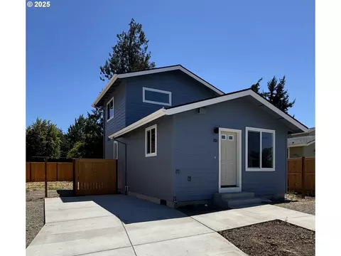716 St Charles St, Eugene, OR 97402