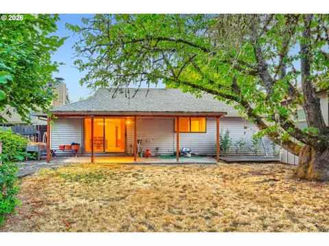 Exterior - 132 Lynnbrook Dr, Eugene, OR 97404 photo 3 of 5