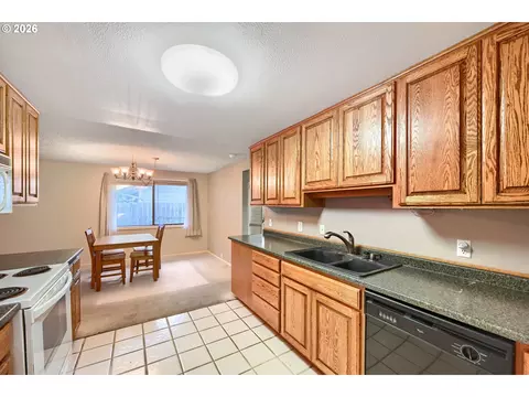 Kitchen - 132 Lynnbrook Dr, Eugene, OR 97404 photo 1 of 3