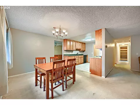 Dining - 132 Lynnbrook Dr, Eugene, OR 97404 photo 2 of 2