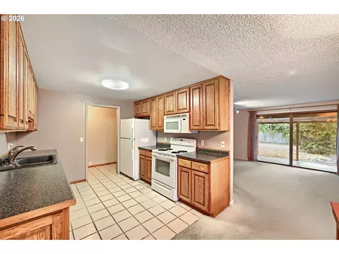 Kitchen - 132 Lynnbrook Dr, Eugene, OR 97404 photo 3 of 3
