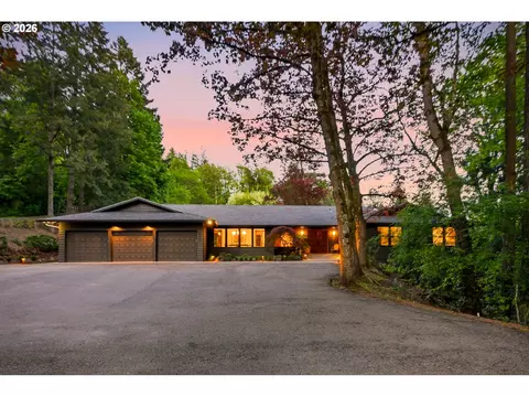 6200 SW Round Hill Way, Portland, OR 97221