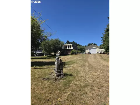 90704 Clark Rd, Warrenton, OR 97146