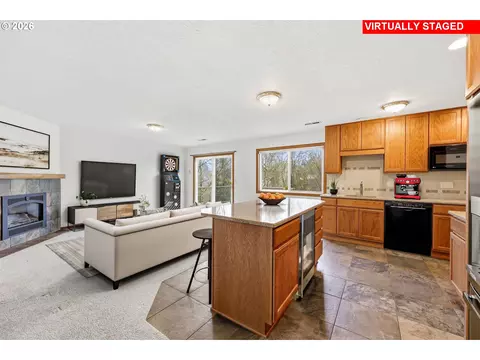 Kitchen - 1326 SE Linden Ct, Gresham, OR 97080 photo 5 of 6