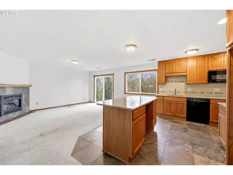 Living - 1326 SE Linden Ct, Gresham, OR 97080 photo 7 of 10