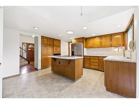 Kitchen - 1326 SE Linden Ct, Gresham, OR 97080 photo 2 of 6