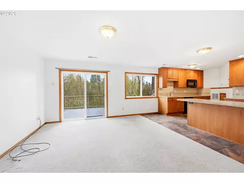 Living - 1326 SE Linden Ct, Gresham, OR 97080 photo 10 of 10