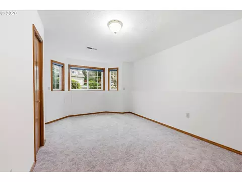 Bedroom - 1326 SE Linden Ct, Gresham, OR 97080 photo 10 of 12