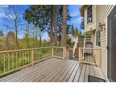 Exterior - 1326 SE Linden Ct, Gresham, OR 97080 photo 5 of 6