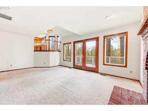Living - 1326 SE Linden Ct, Gresham, OR 97080 photo 6 of 10