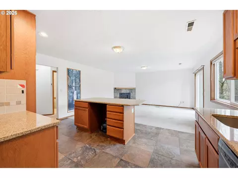 Living - 1326 SE Linden Ct, Gresham, OR 97080 photo 8 of 10