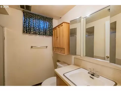 18441 SE Clinton, Gresham, OR 97030 photo 36