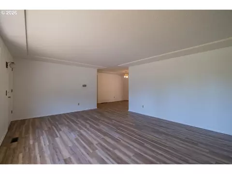 18441 SE Clinton, Gresham, OR 97030 photo 10