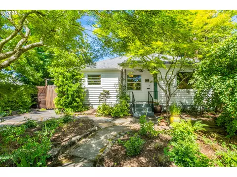 3575 NEmerson St, Portland, OR 97211