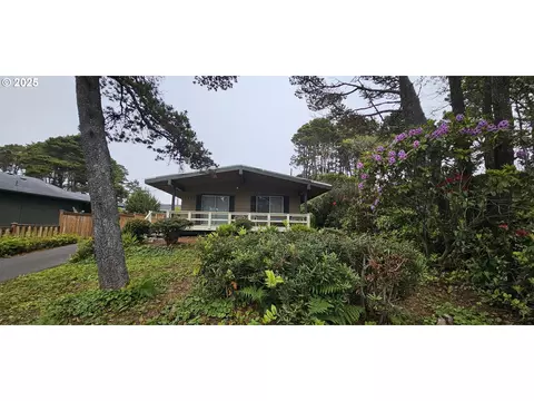 5840 Hacienda Ave, Lincoln City, OR 97367