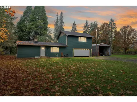 164 Moon Hill Rd, Tenmile, OR 97481