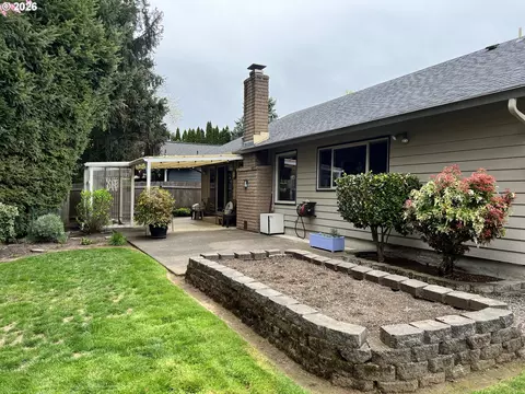 Exterior - 1111 Risden Pl, Eugene, OR 97404 photo 3 of 7