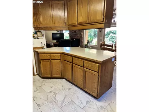 Kitchen - 1111 Risden Pl, Eugene, OR 97404 photo 1 of 3