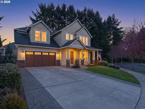 3305 NW 104th Cir, Vancouver, WA 98685