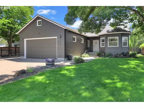1555 W 13th Ave, Junction City, OR 97448