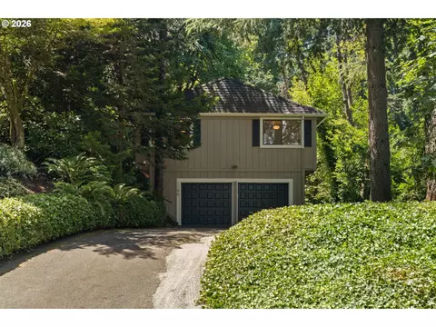 1180 Oxford Dr, Lake Oswego, OR 97034