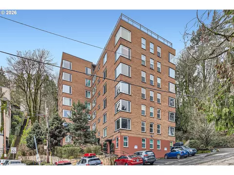 1205 SW Cardinell Dr #202, Portland, OR 97201