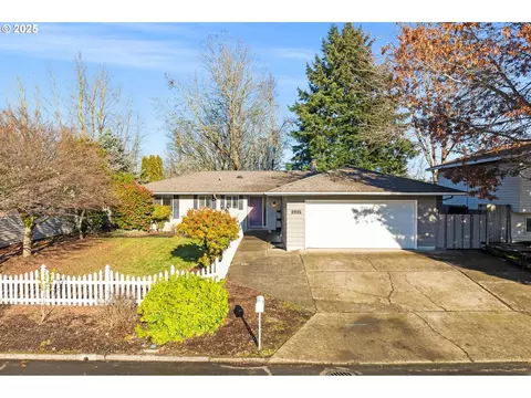 6905 SE Plum Dr, Milwaukie, OR 97222
