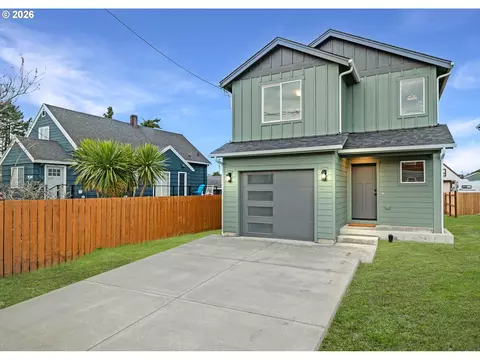 934 H Ave, Seaside, OR 97138