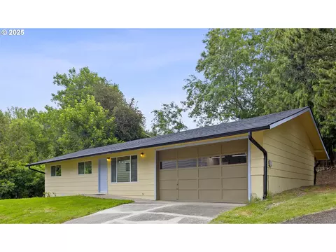 5902 SW 54th Ave, Portland, OR 97221