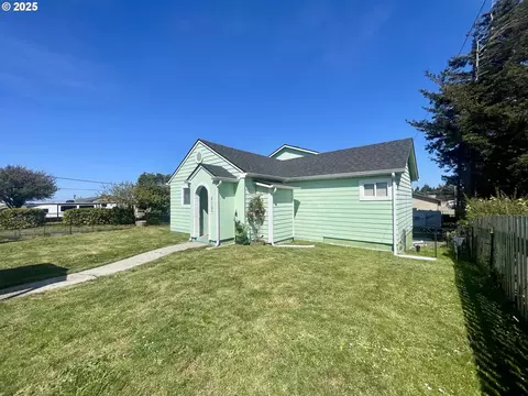 2105 Everett Ave, North Bend, OR 97459