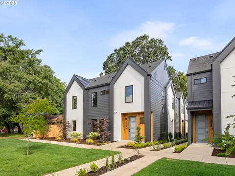 3863 N Willis Blvd #8, Portland, OR 97217