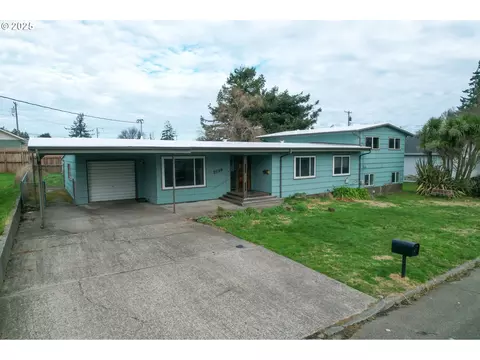2130 Lombard St, North Bend, OR 97459