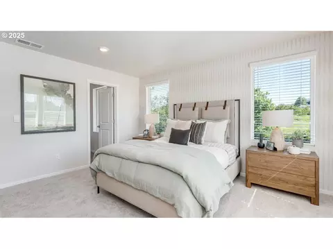 Bedroom - 3416 SW Royal Ave, Gresham, OR 97080 photo 6 of 7