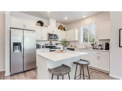 Kitchen - 3416 SW Royal Ave, Gresham, OR 97080 photo 1 of 4