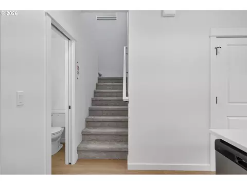 Entry Way - 4071 SW Mckinley St #36, Gresham, OR 97080 photo 1 of 2