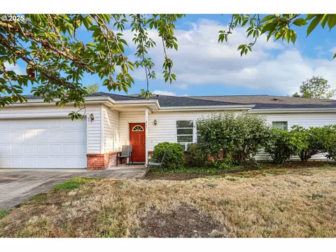 945947 W 17th Ave, Junction City, OR 97448