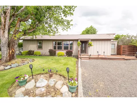 2 S College St, Joseph, OR 97846