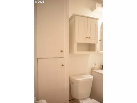 Bath - 905 Chenoweth Loop, The Dalles, OR 97058 photo 2 of 2