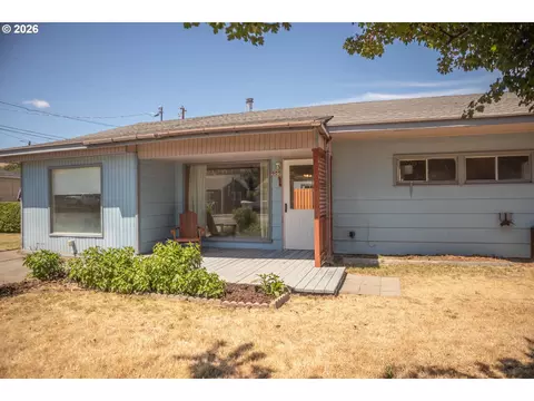 905 Chenoweth Loop, The Dalles, OR 97058