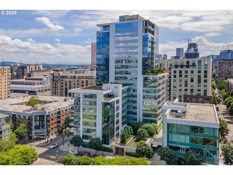 1001 NW Lovejoy St #TH 802, Portland, OR 97209