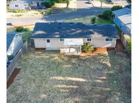 View/Area - 165 E Rosewood Ave, Eugene, OR 97404 photo 4 of 4