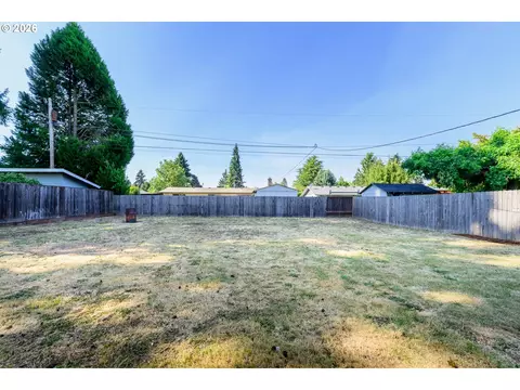 Exterior - 165 E Rosewood Ave, Eugene, OR 97404 photo 2 of 5