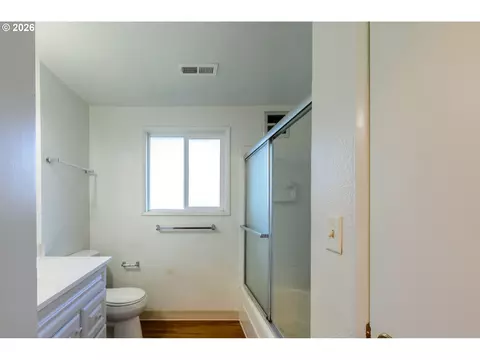 Bath - 165 E Rosewood Ave, Eugene, OR 97404 photo 1 of 5