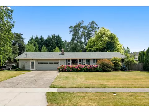 102 E 5th St, Newberg, OR 97132