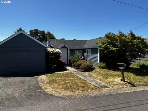 1740 NE 10th St, Lincoln City, OR 97367