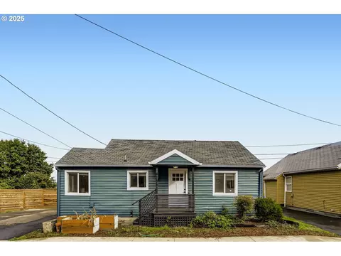 4205 NE Highland Ct, Portland, OR 97218