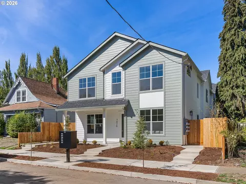 7473 N New York Ave #2, Portland, OR 97203