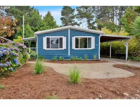 3540 Sea Mist Ave, Depoe Bay, OR 97341