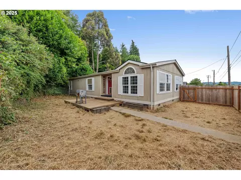 766 Southwest Blvd, Coos Bay, OR 97420